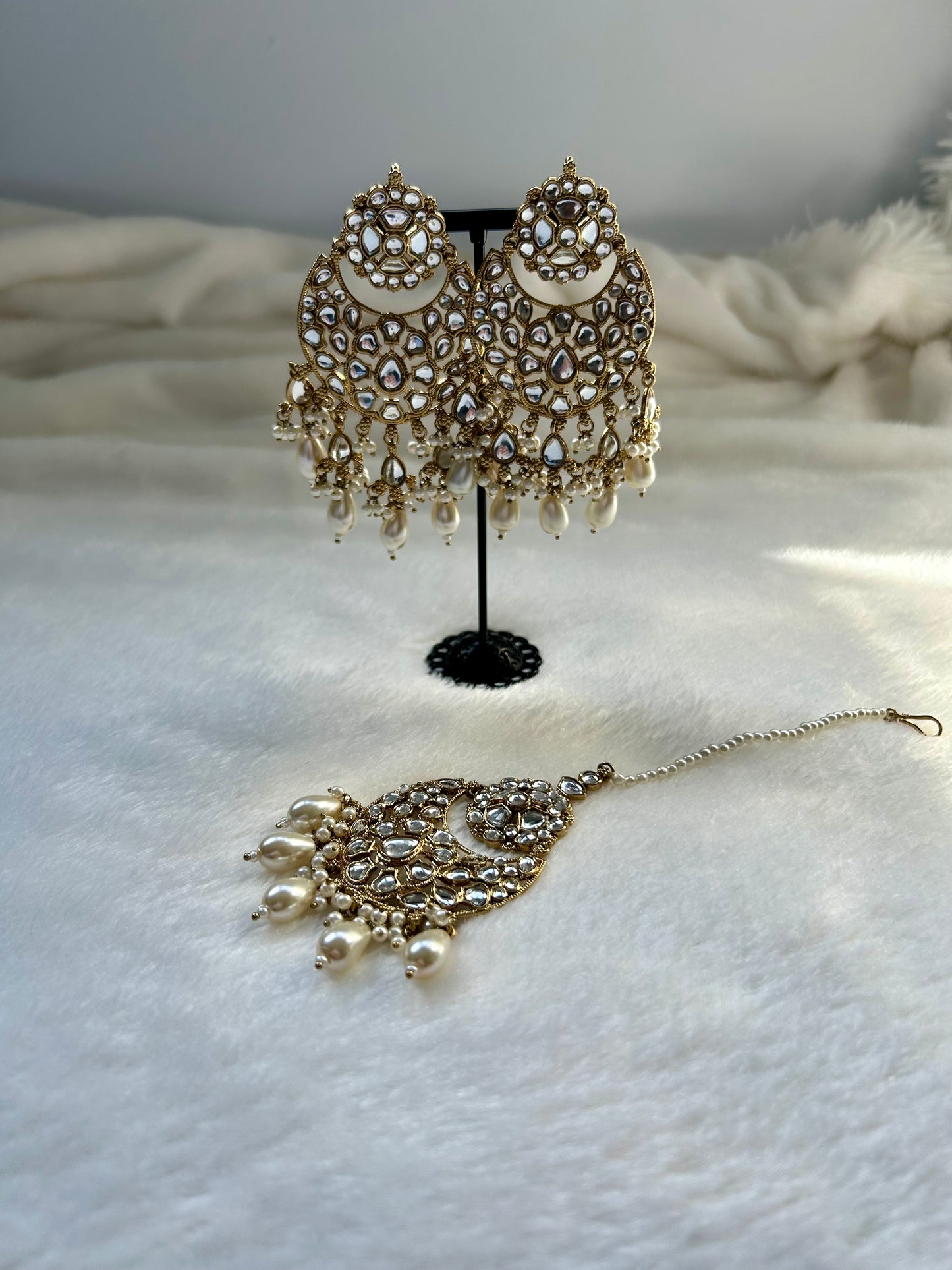 White Kundan Tikka Set