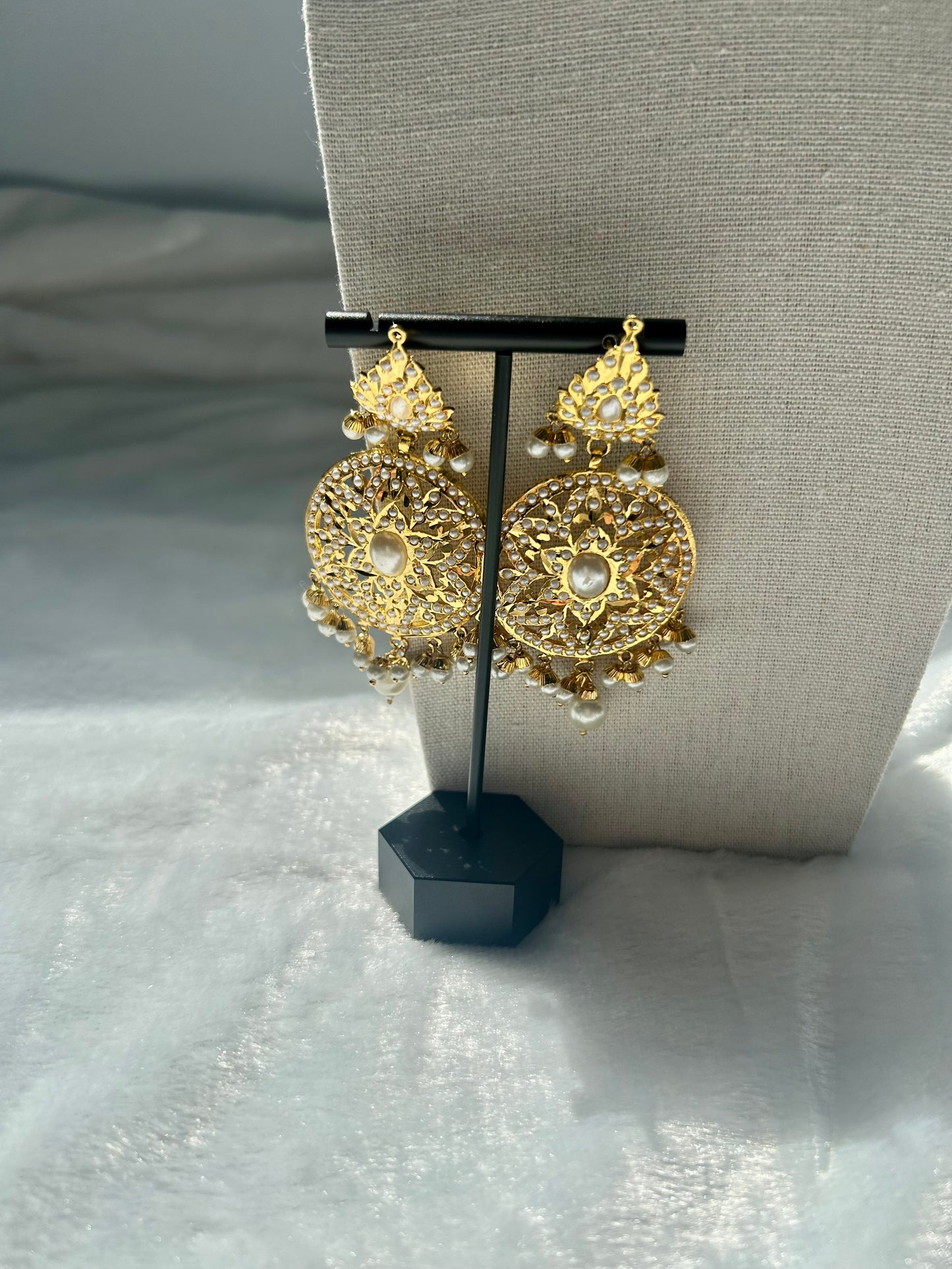White Jadau Kundan Choker Set