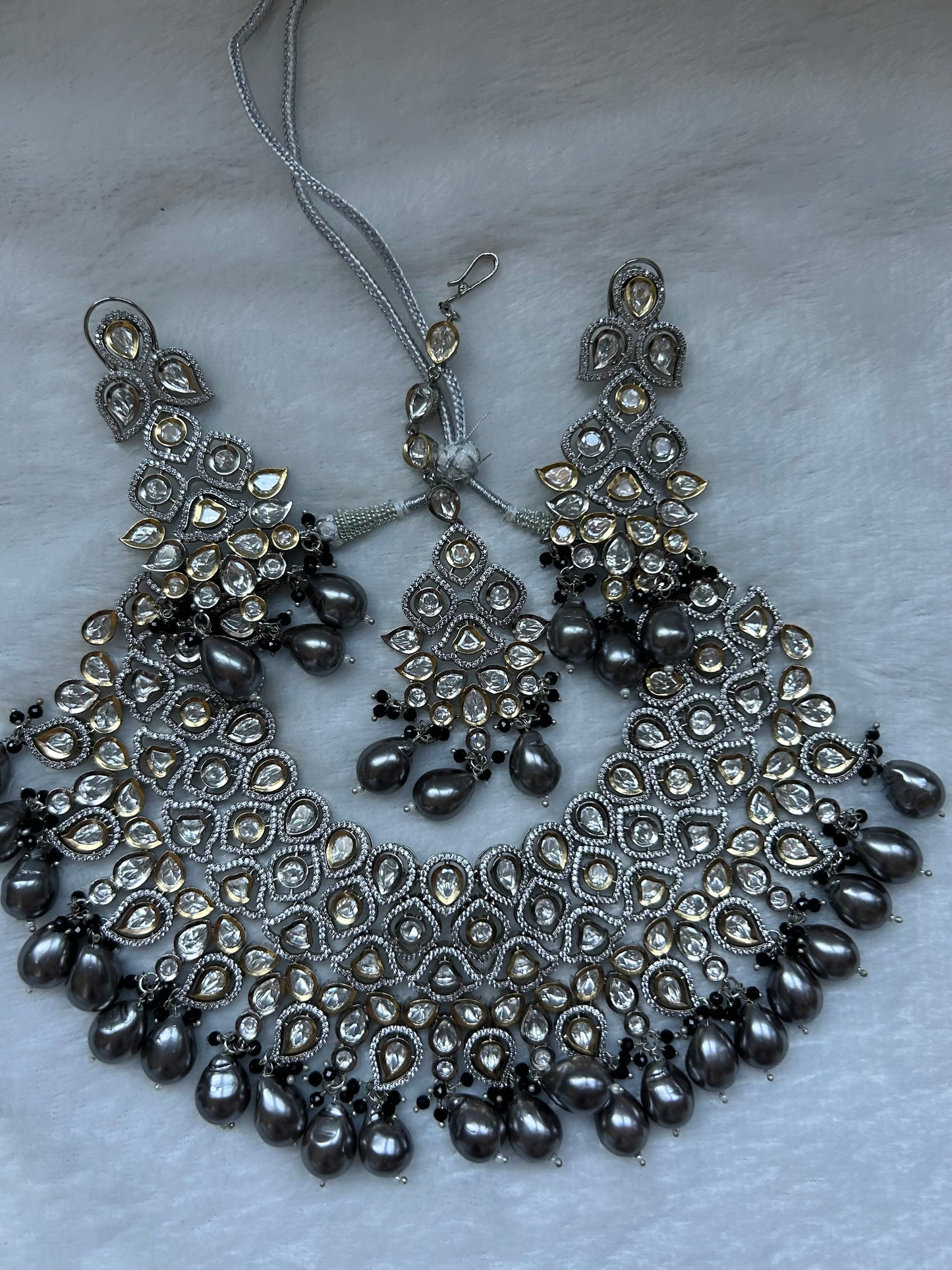 Tyaani Kundan Grey & Black Bridal Set