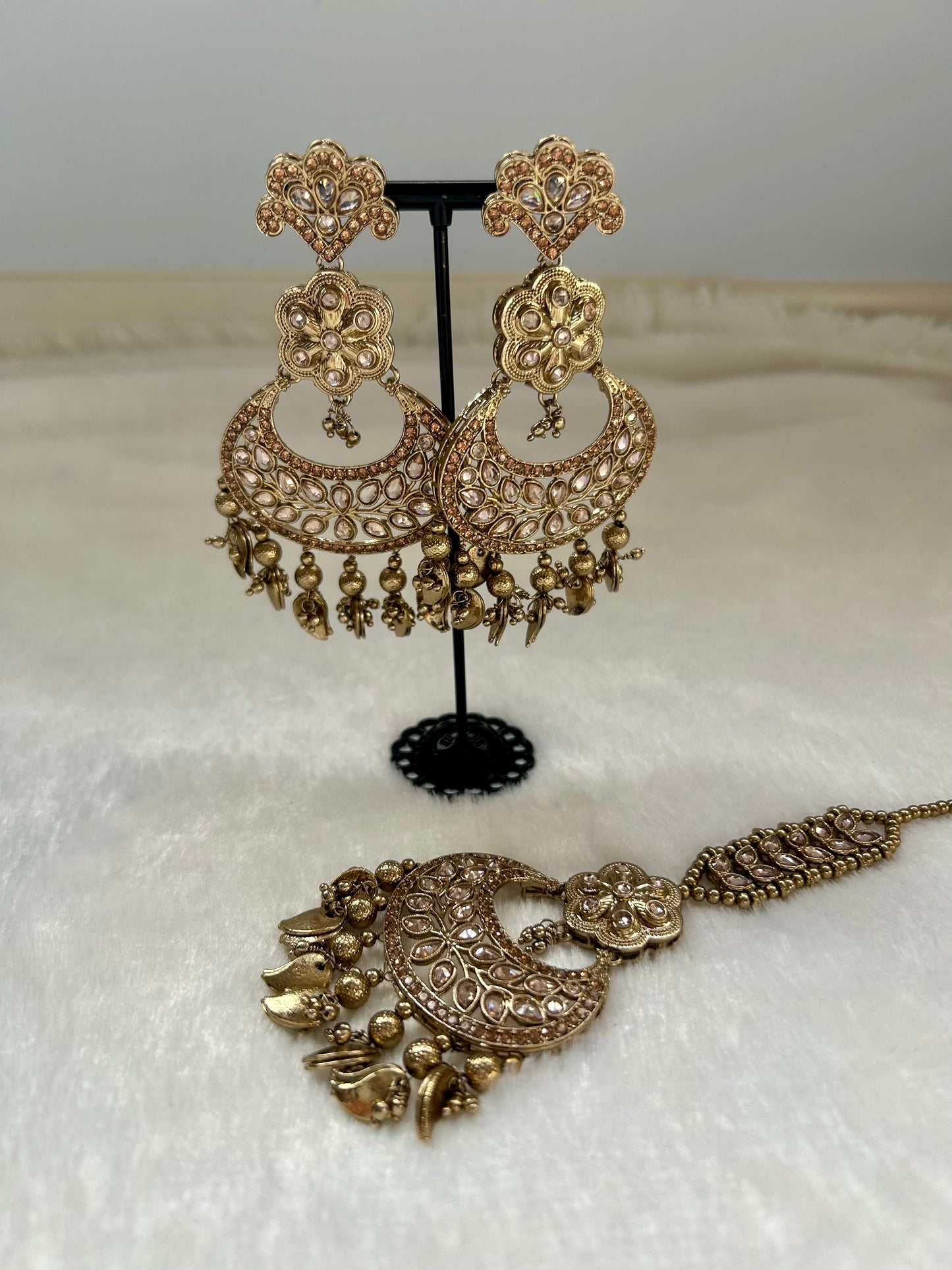 Bronze Pipal Patti Tikka Set