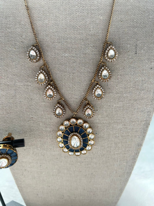 Grey Blue Moissanite Kundan Necklace Set