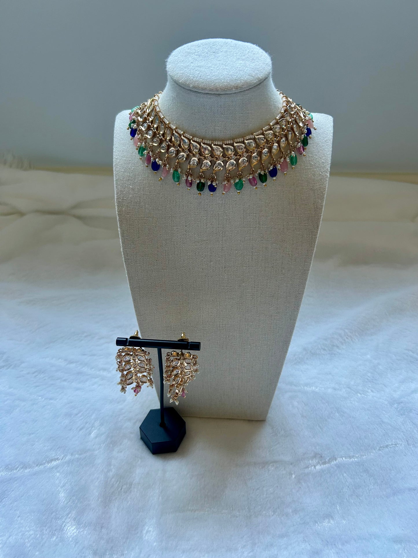 Multi Tyaani Choker Set
