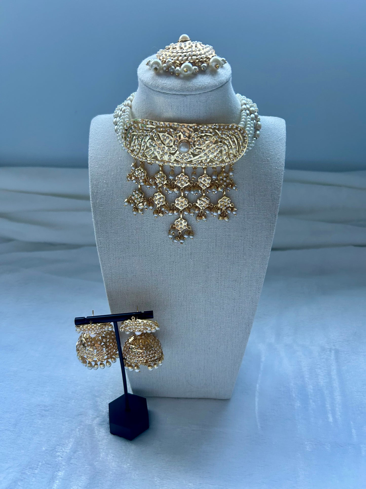 White Waterfall Jadau Kundan Choker Set