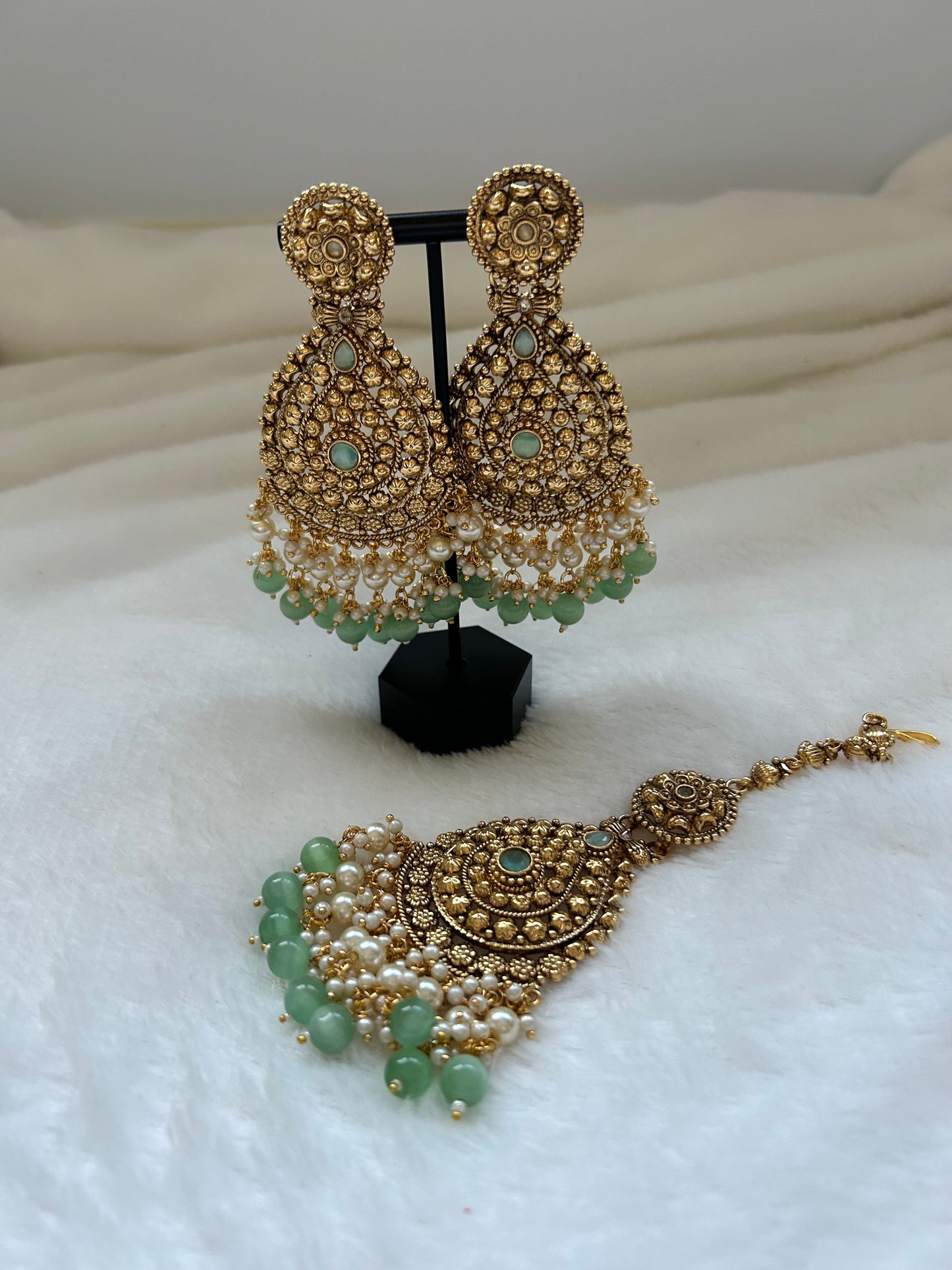 Mint Gold Handcrafted Tikka Set