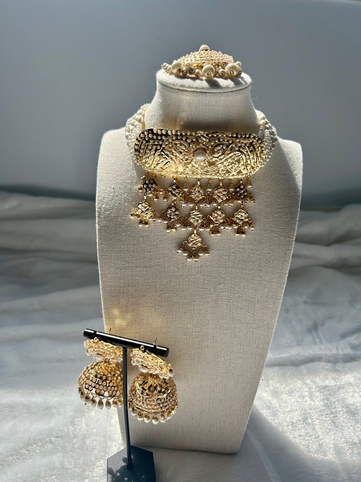White Waterfall Jadau Kundan Choker Set
