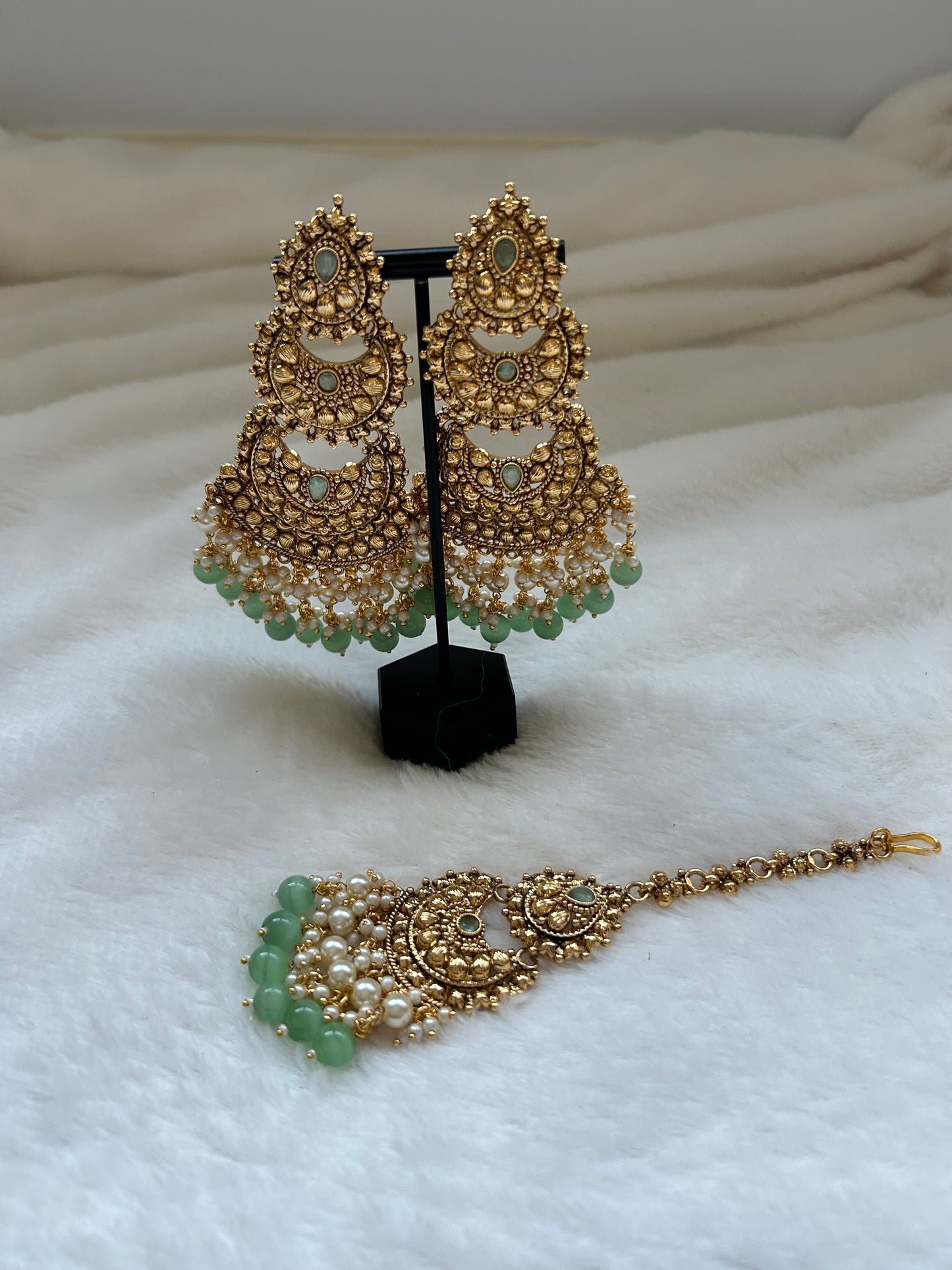 Mint Handcrafted Gold Tikka Set