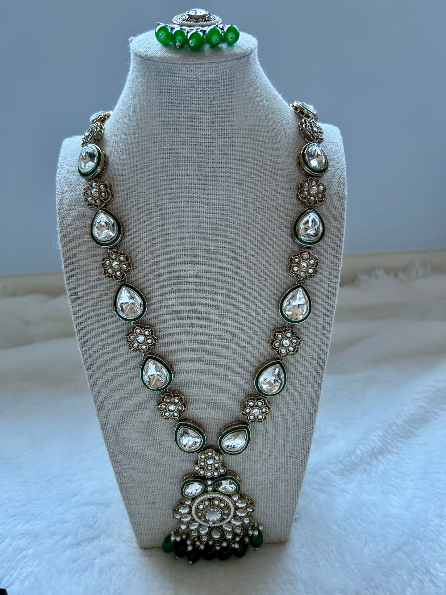 Emerald Green Kundan Necklace Set