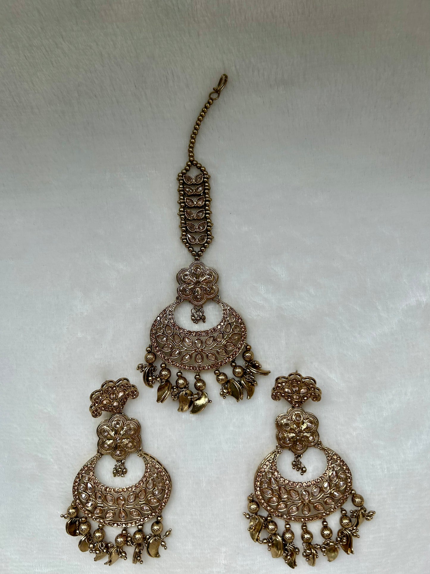 Bronze Pipal Patti Tikka Set